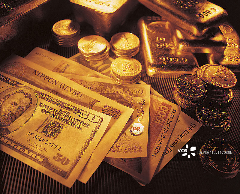 金条，硬币和纸币图片素材