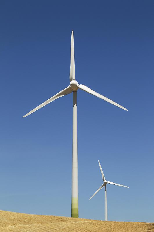 欧洲西班牙安达卢西亚加的斯省萨哈拉德洛斯阿图内斯附近风力发电场上的风车图片下载