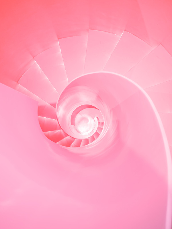 四川成都奶茶店内粉红色的楼梯图片下载