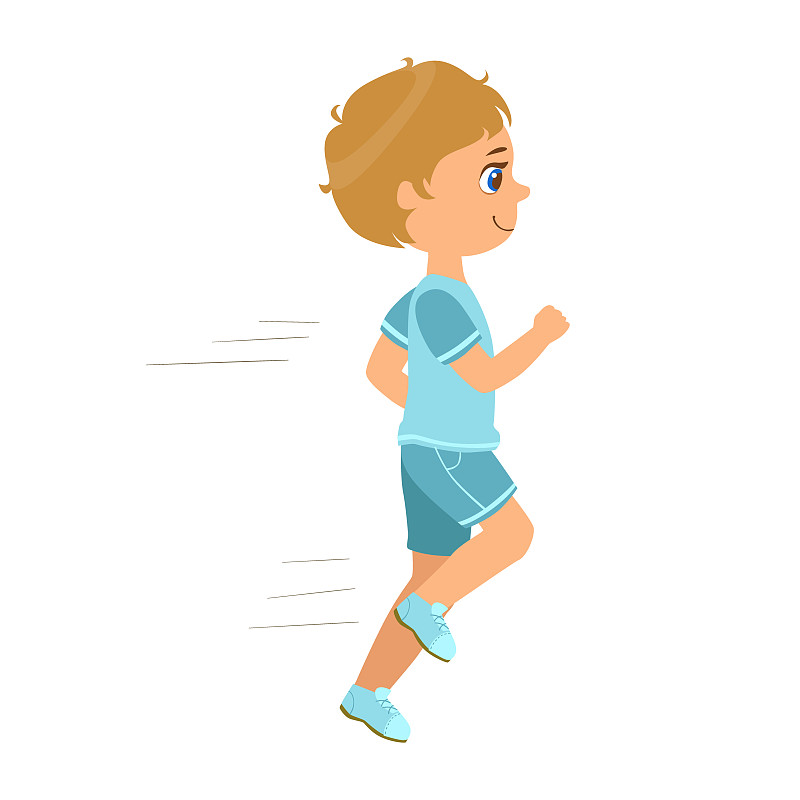 小男孩穿着蓝色的衬衫和短裤跑步图片
