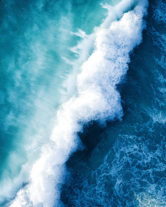 海洋碰撞图片素材