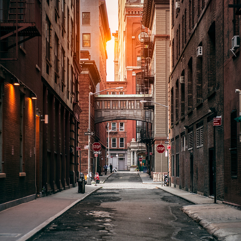 日落时分的纽约翠贝卡大街图片素材