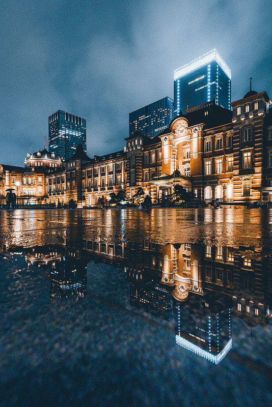 雨夜的东京站图片素材