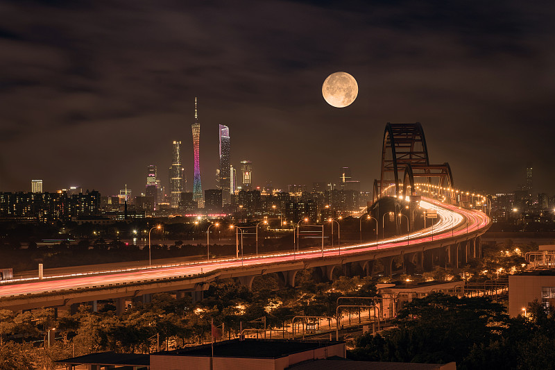广州 城市 夜景 星光桥 长曝光 月亮 光轨图片下载
