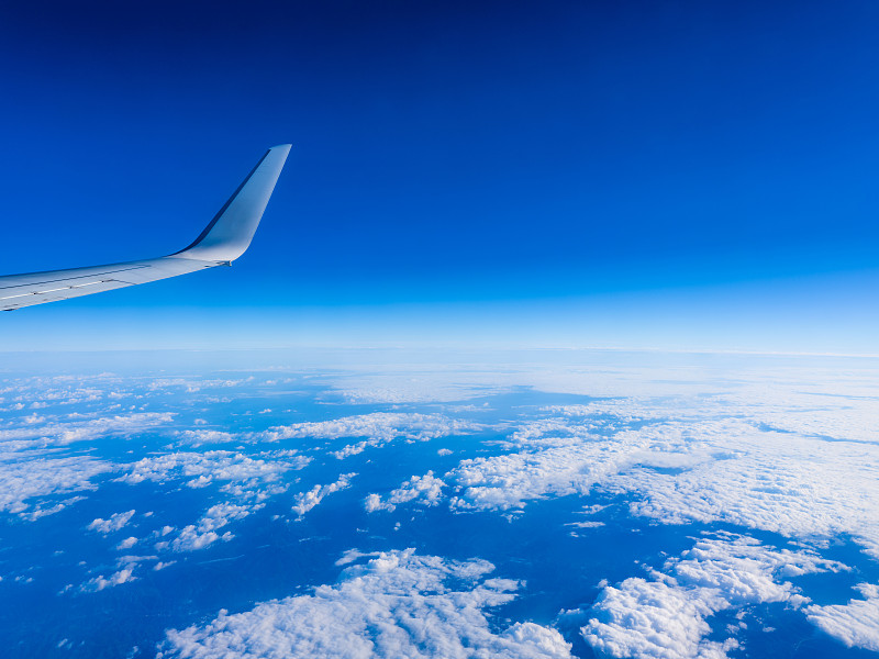 民航飞机航拍大地天空云层图片素材