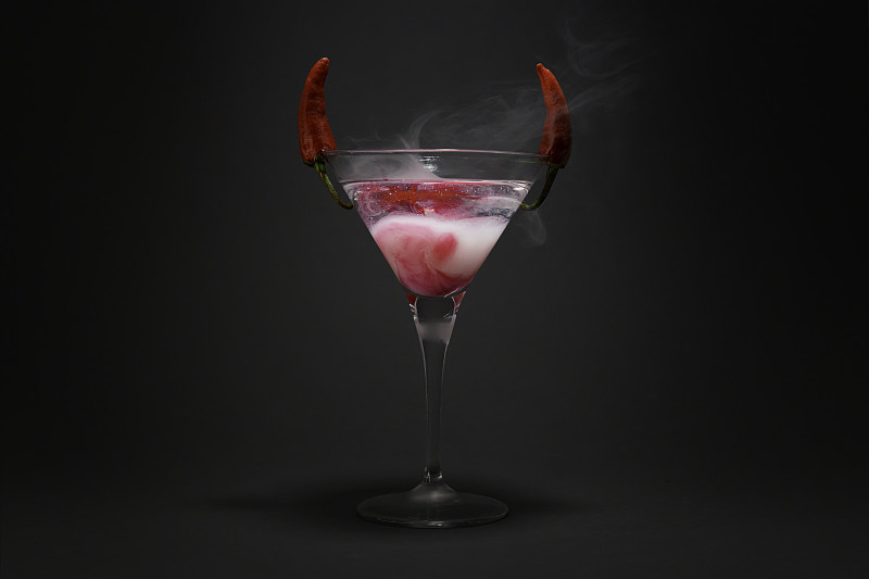 红魔鬼鸡尾酒，巴里，意大利图片素材
