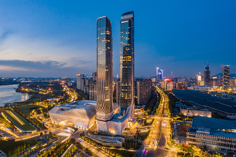 南京国际青年文化中心双塔楼夜景图片下载