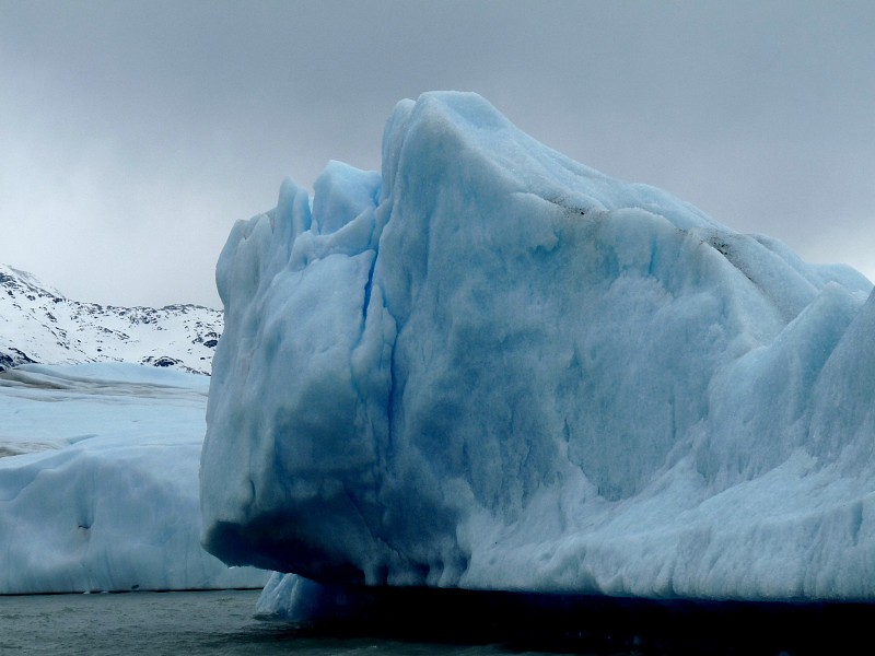 来自乌普萨拉冰川的冰山图片下载