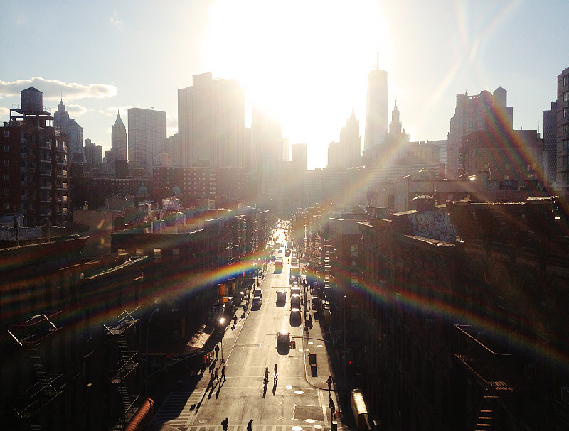 纽约市市中心，镜头光晕很重图片下载