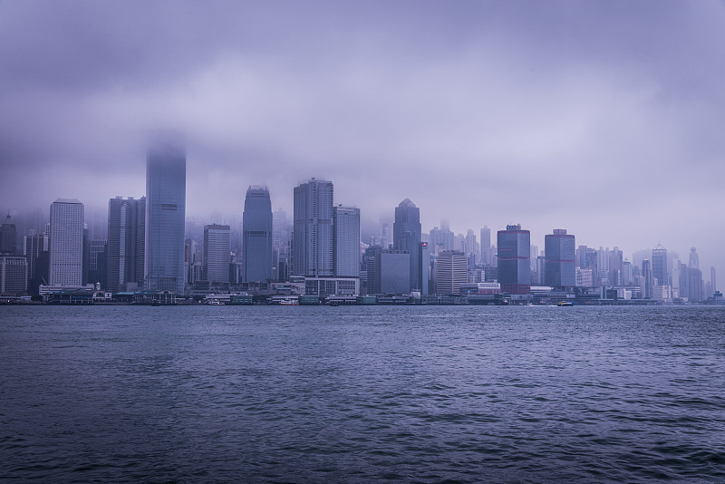 暴风雨香港天际线图片下载