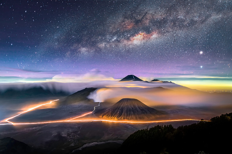 印度尼西亚的溴火山图片下载