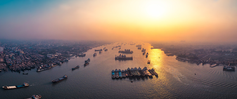 Drone photo of Cargo ships at Chittagong port, Chittagong, Bangladesh图片素材