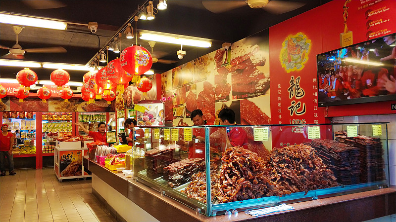 城市购物中心的传统中国美食广场图片下载