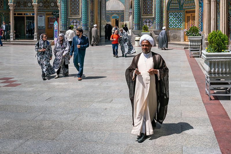 伊朗男性传统服饰图片