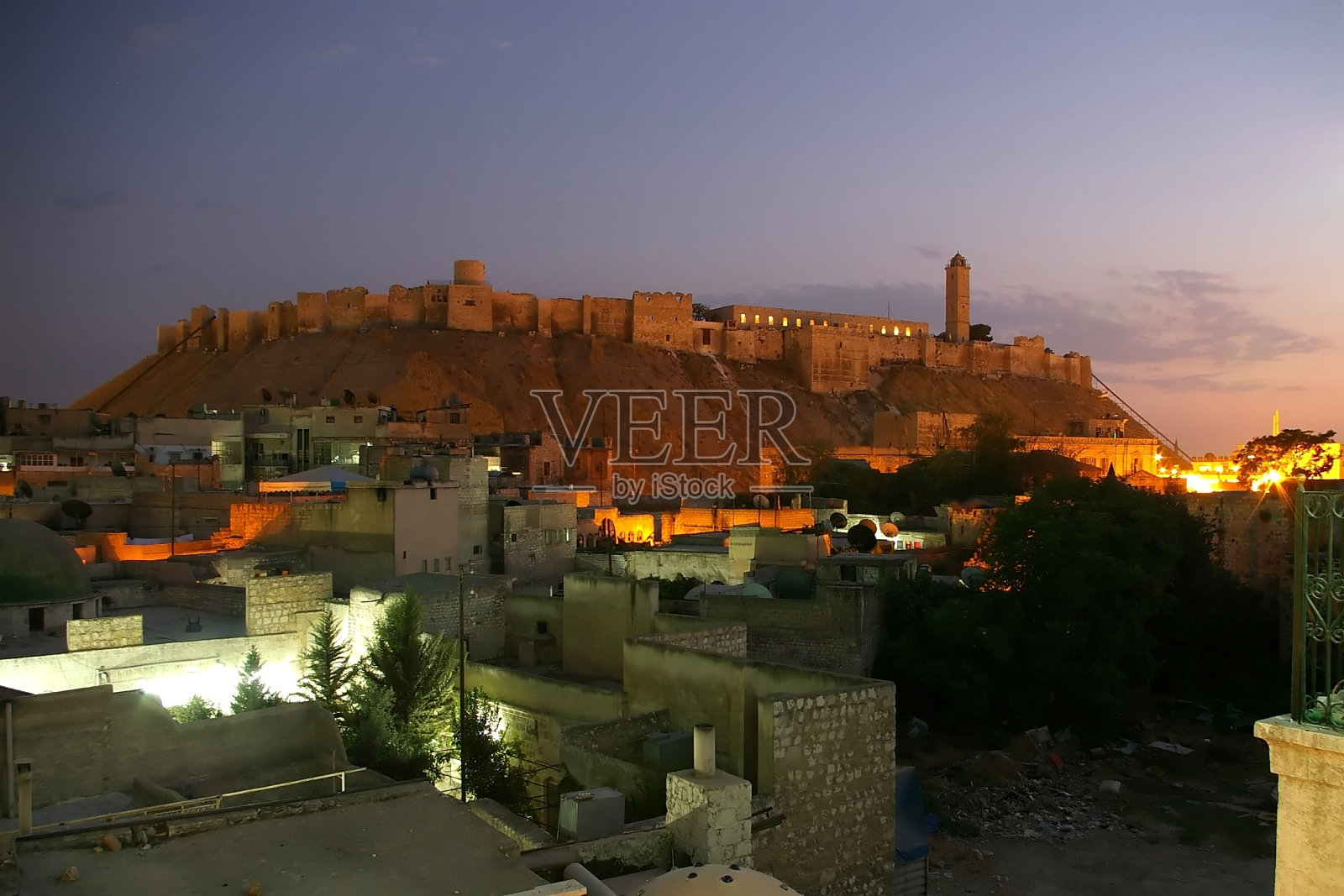 阿勒颇城堡的夜晚照片摄影图片
