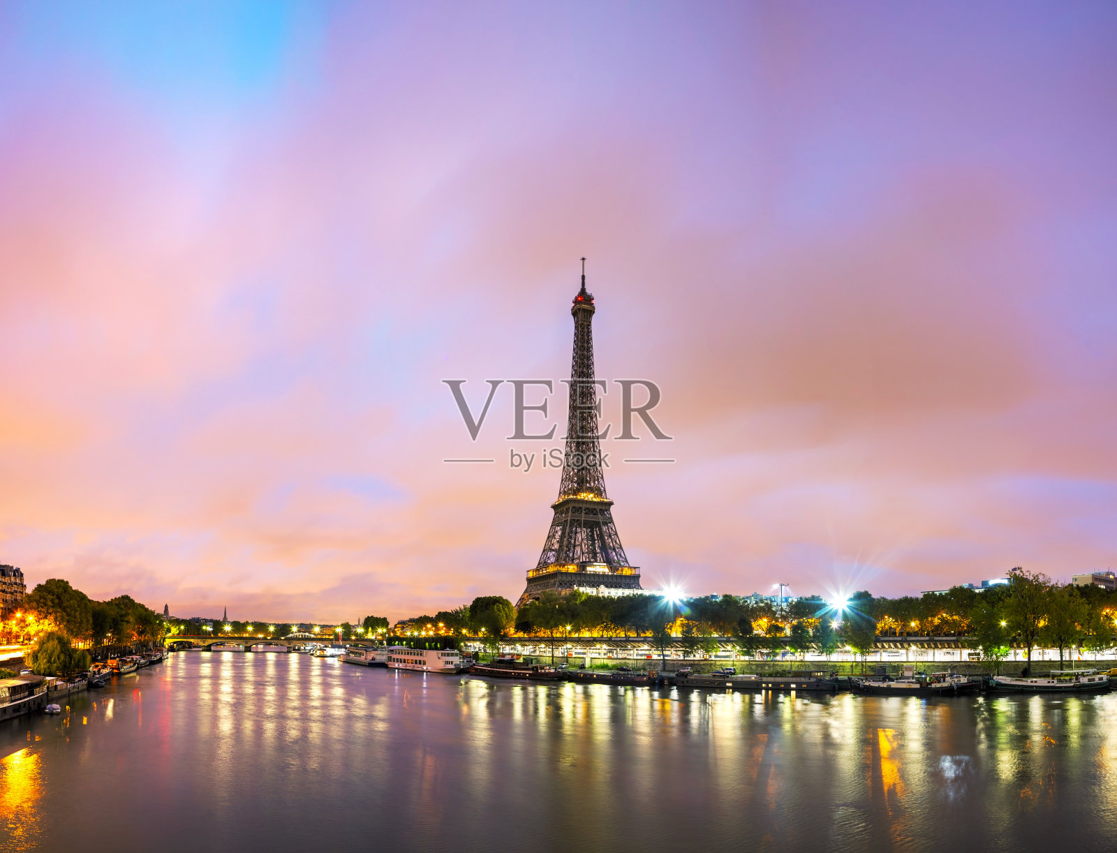 埃菲尔铁塔的巴黎城市景观照片摄影图片