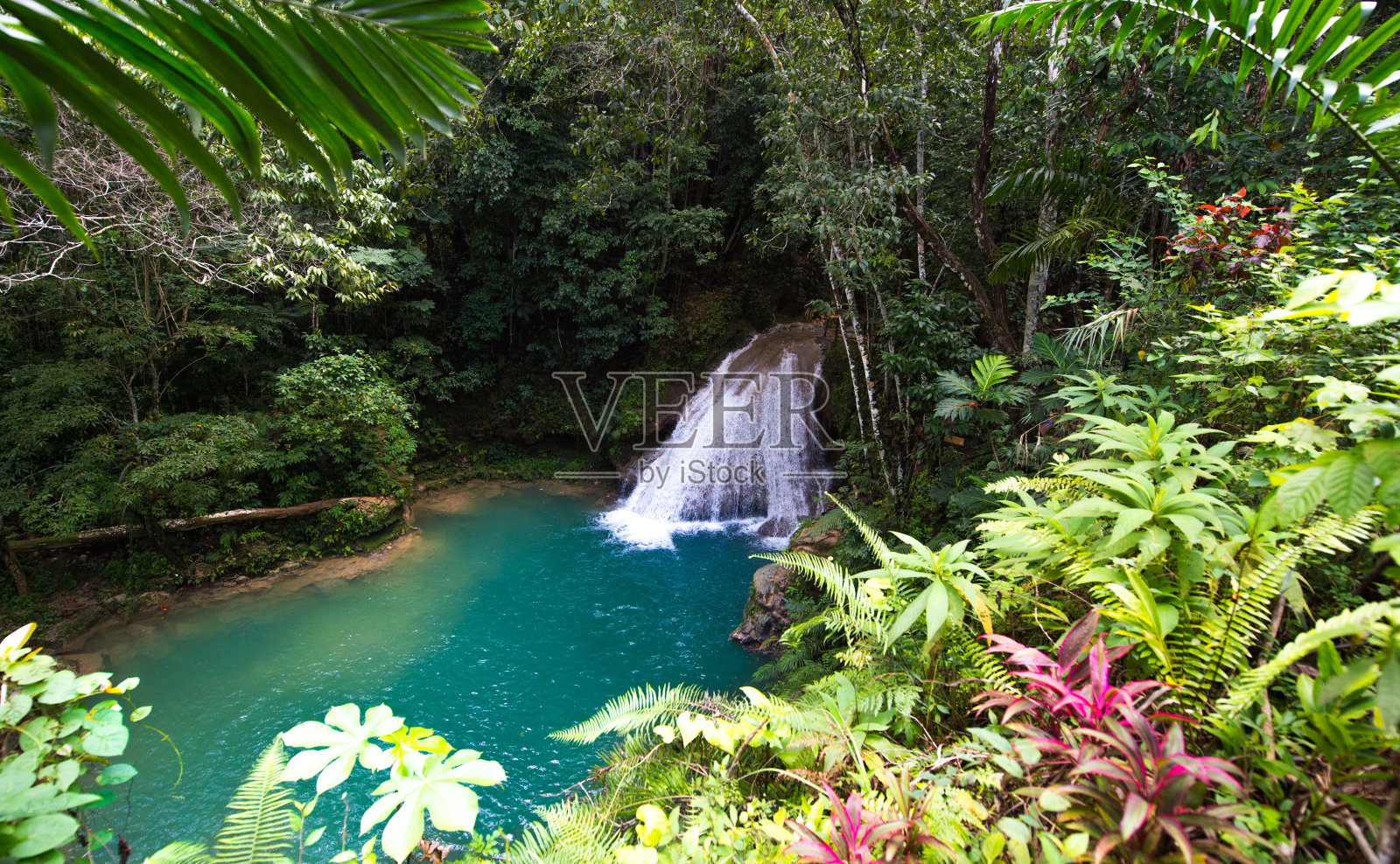 牙买加蓝洞瀑布照片摄影图片
