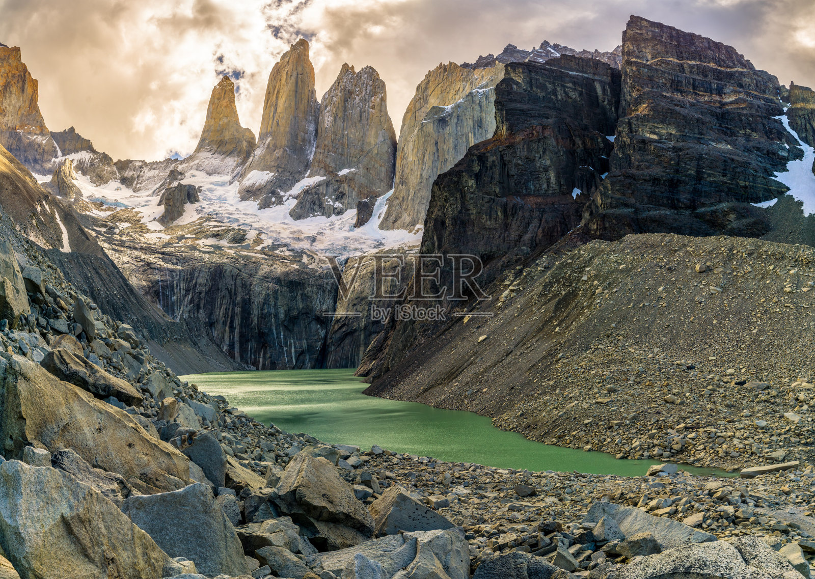 Torres del Pain在智利巴塔哥尼亚照片摄影图片