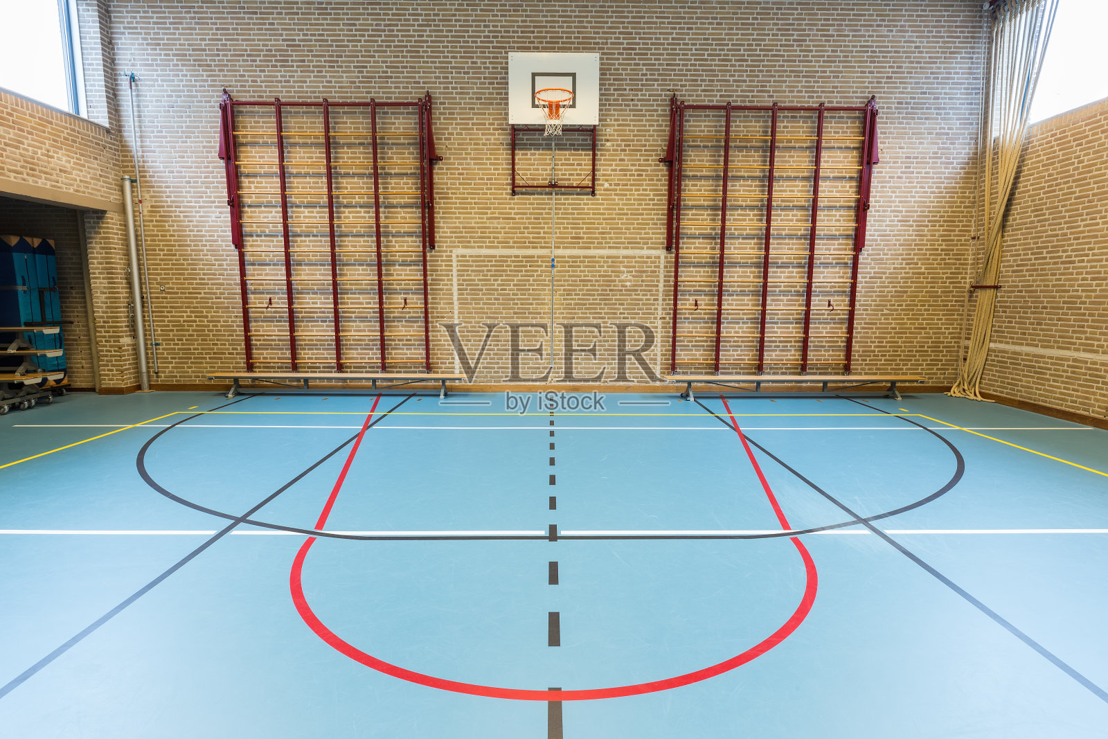 空的荷兰体育馆用于学校的体育活动照片摄影图片