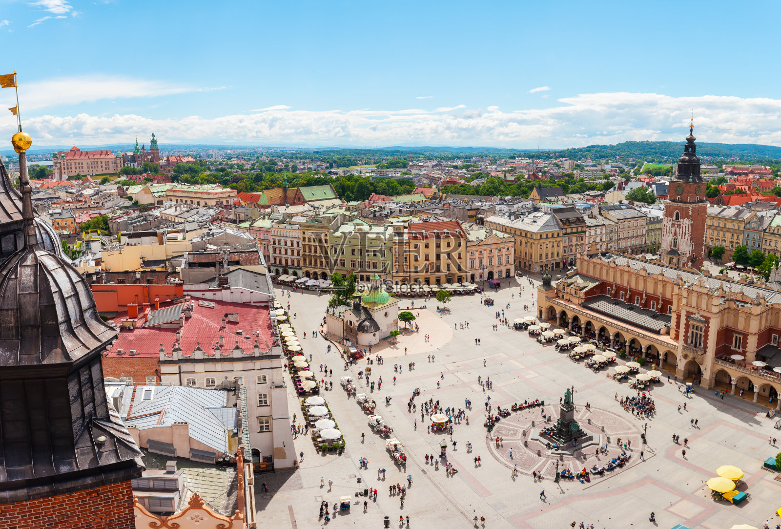 克拉科夫中心广场和苏金尼斯的鸟瞰图。照片摄影图片