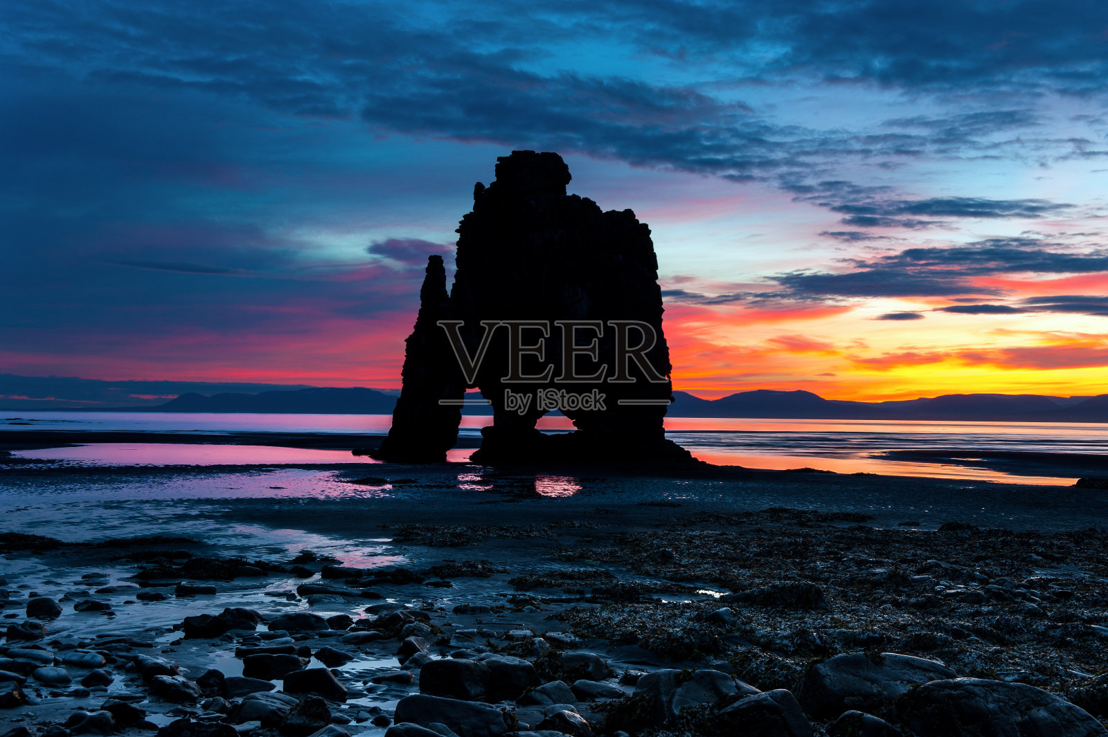 冰岛Hvitserkur海栈。照片摄影图片