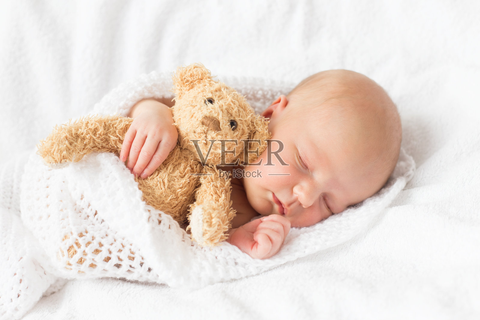 新生儿睡觉照片摄影图片