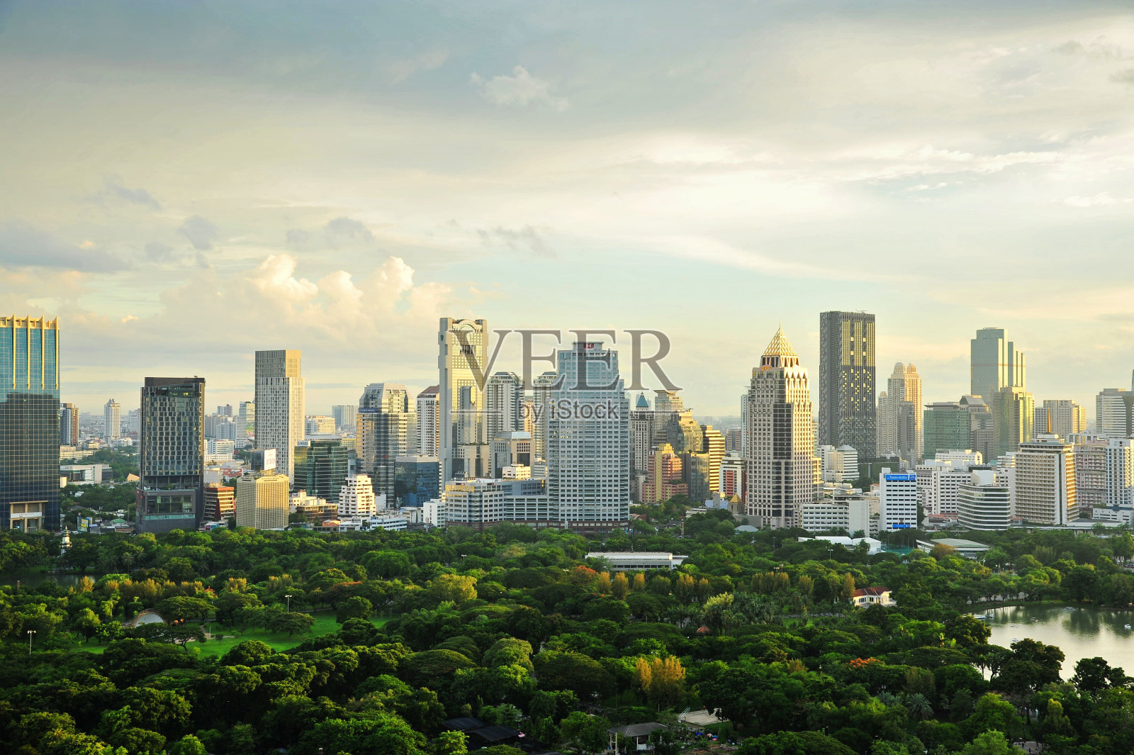 曼谷城市景观与主花园照片摄影图片