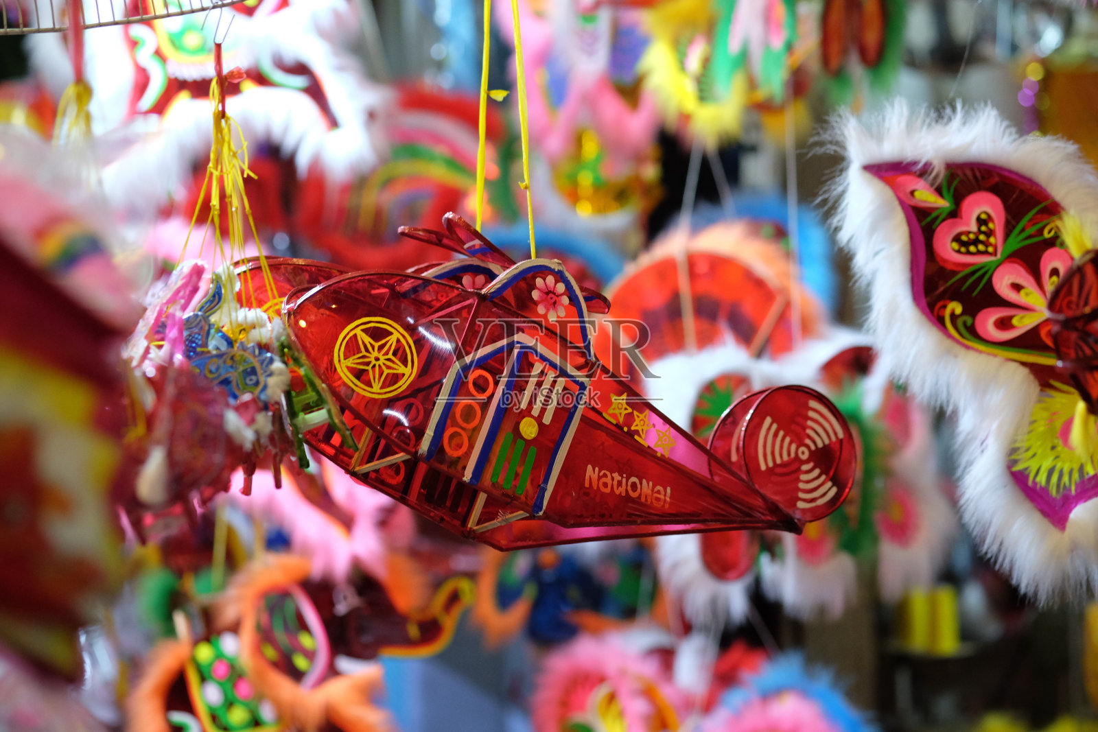 越南中秋节的传统纸灯笼照片摄影图片
