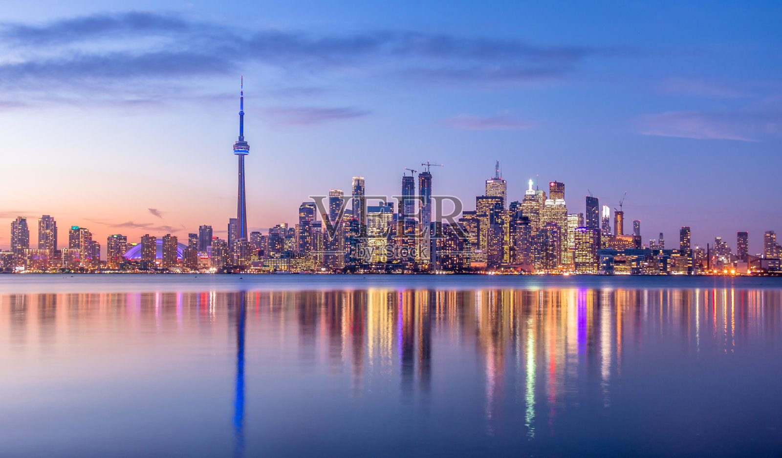 多伦多紫光天际线-加拿大安大略省多伦多照片摄影图片