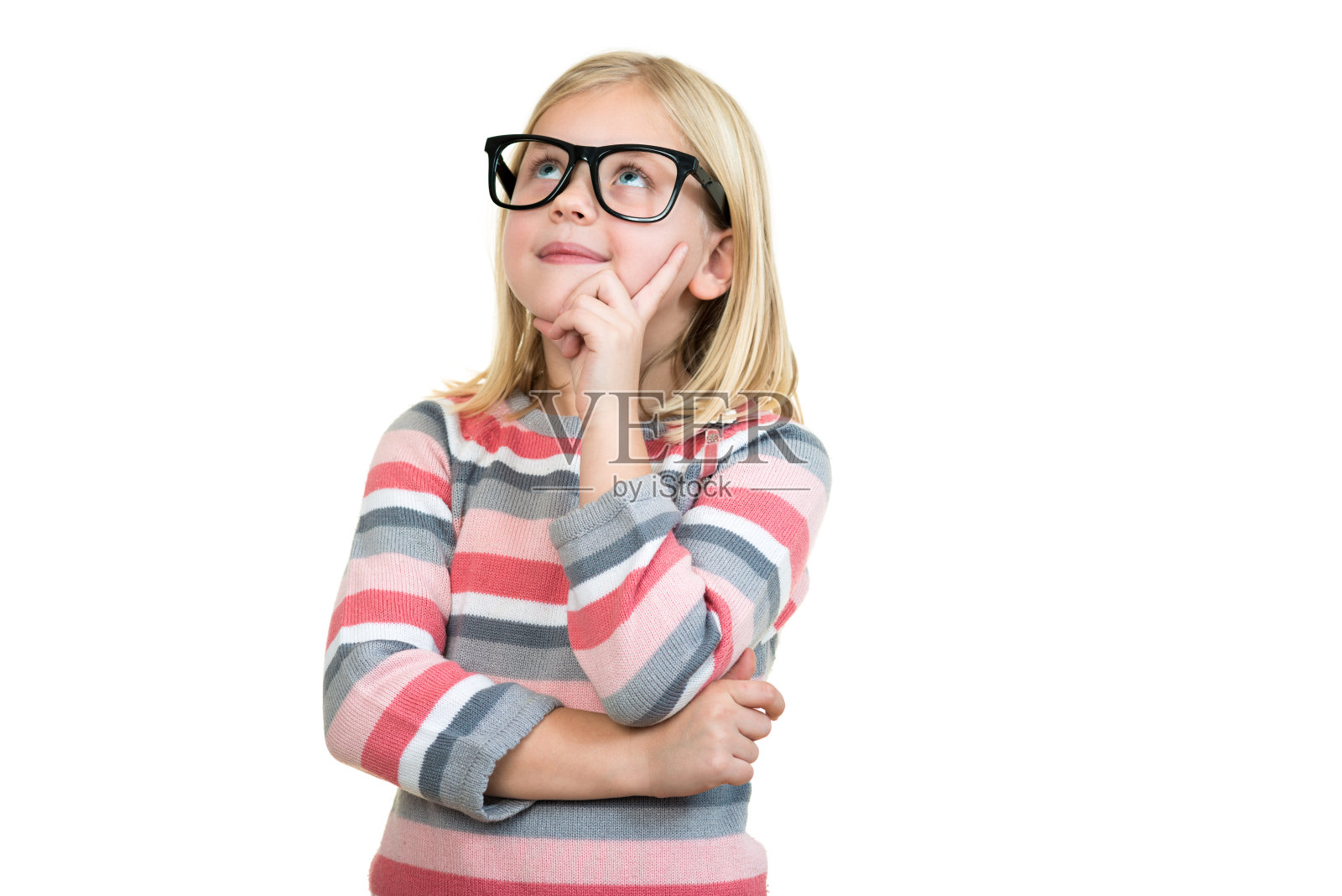 可爱的孩子戴着眼镜在白色上孤立思考照片摄影图片