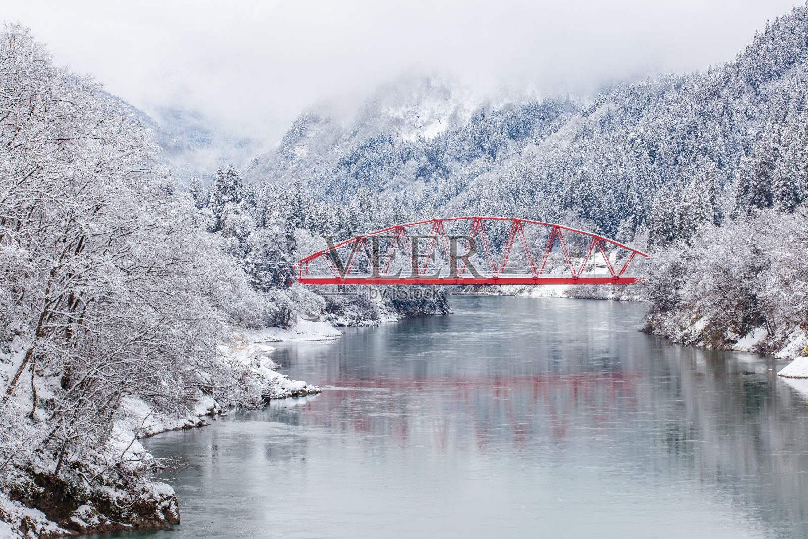 日本福岛县三岛镇的乡村冬季景观照片摄影图片