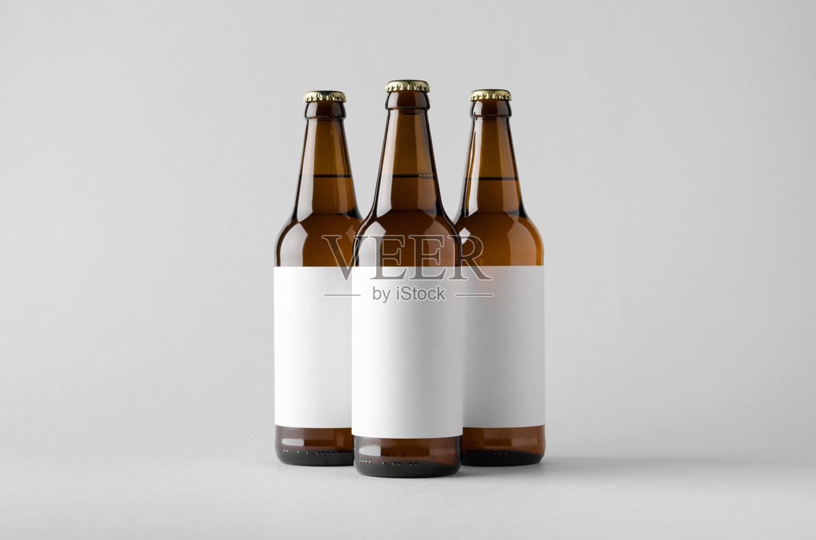 啤酒瓶模型-三瓶。空白的标签照片摄影图片