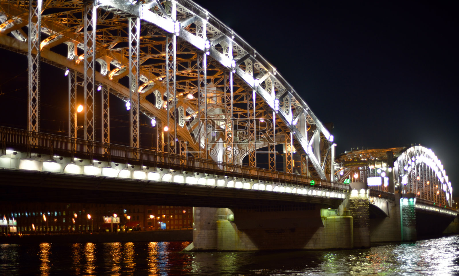 河上有一座漂亮的大桥照片摄影图片