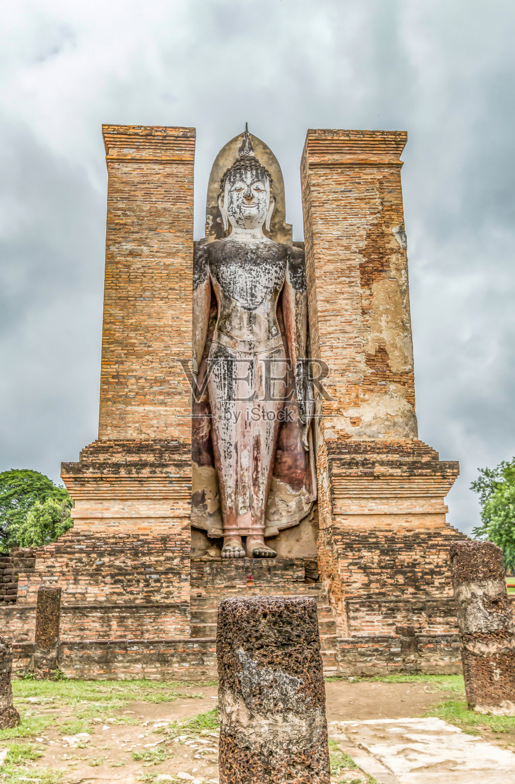 泰国古老的佛教寺庙照片摄影图片