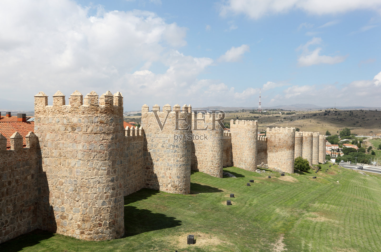 西班牙阿维拉的中世纪城墙照片摄影图片