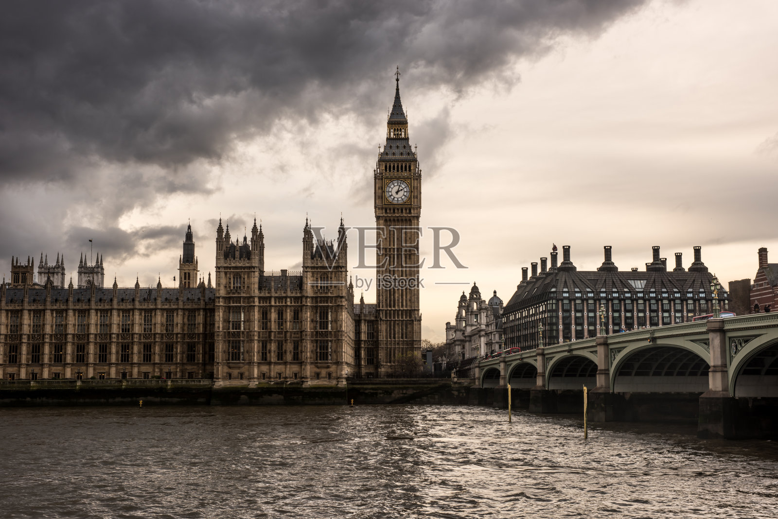 伦敦——国会大厦和大本钟照片摄影图片