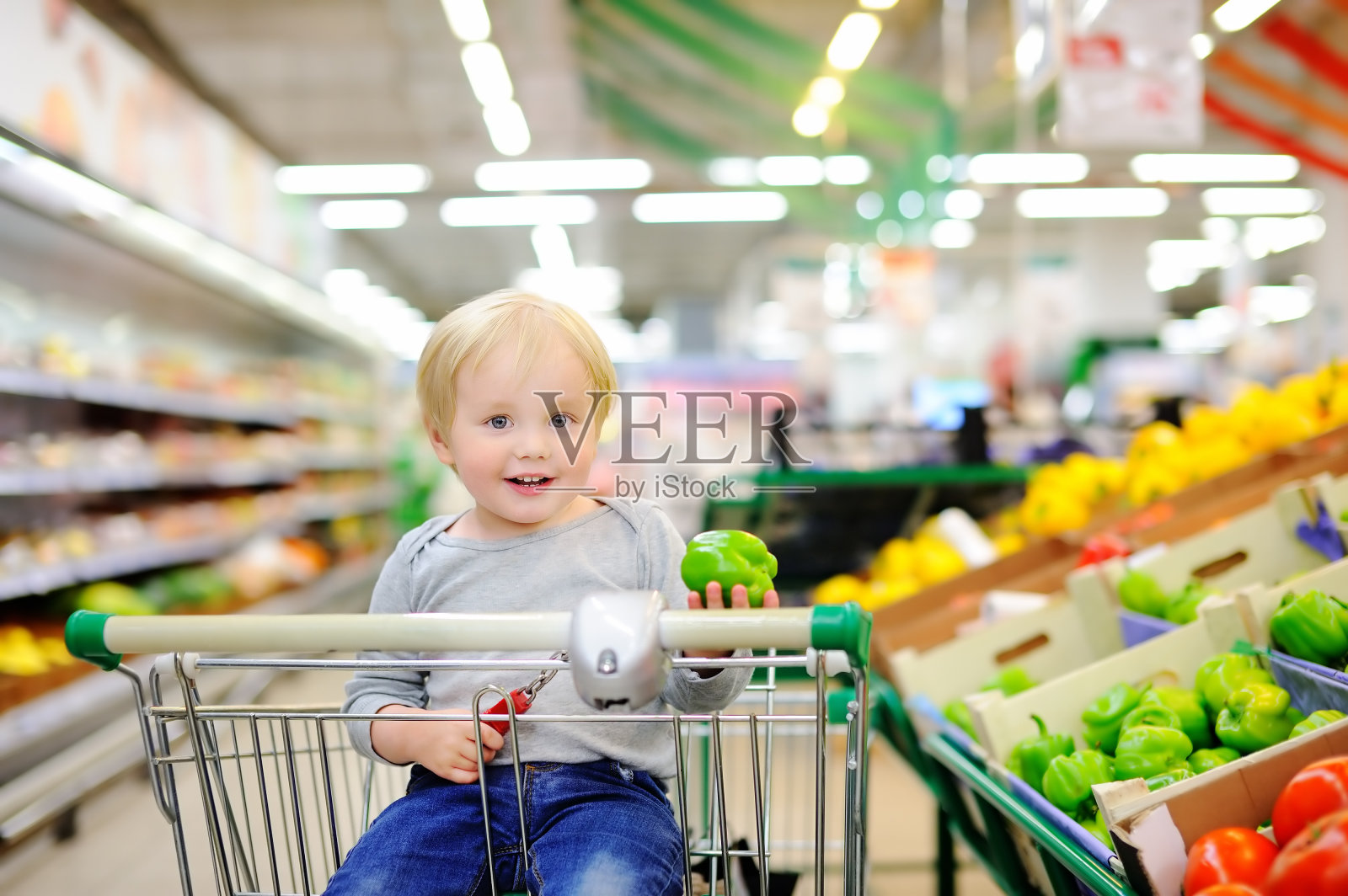 成长初体验 萌娃来当家 横店集团幼儿园开展超市购物实践活动