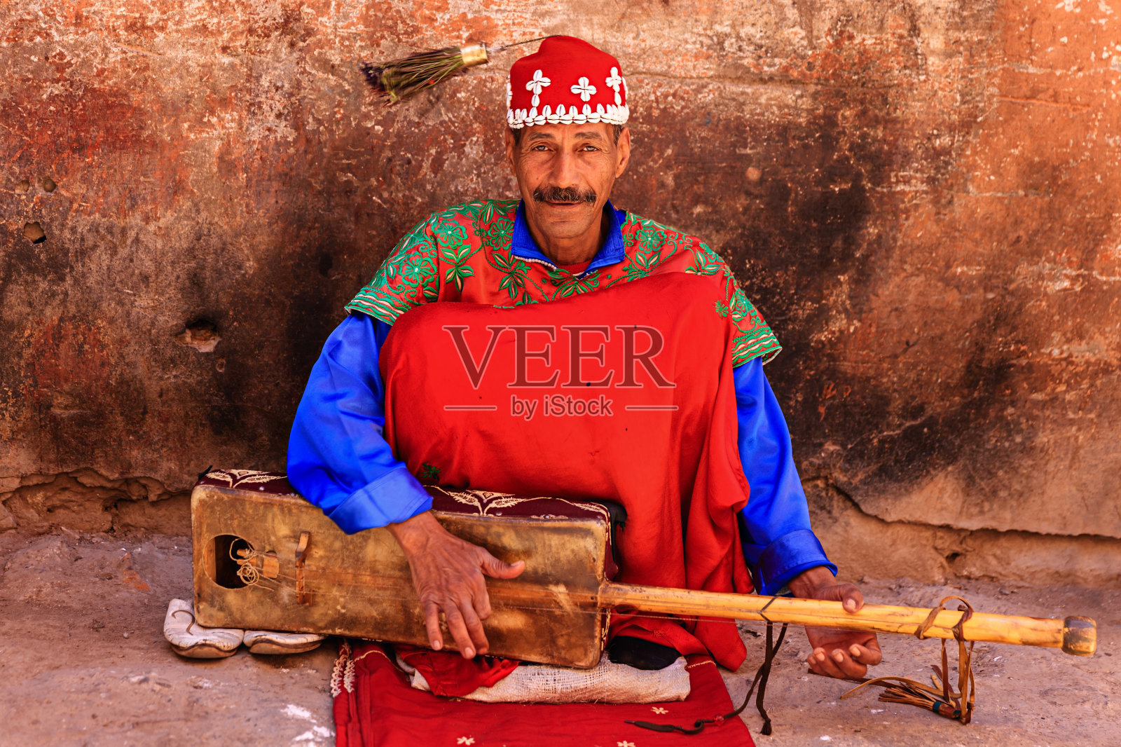 摩洛哥马拉喀什的街头音乐家照片摄影图片