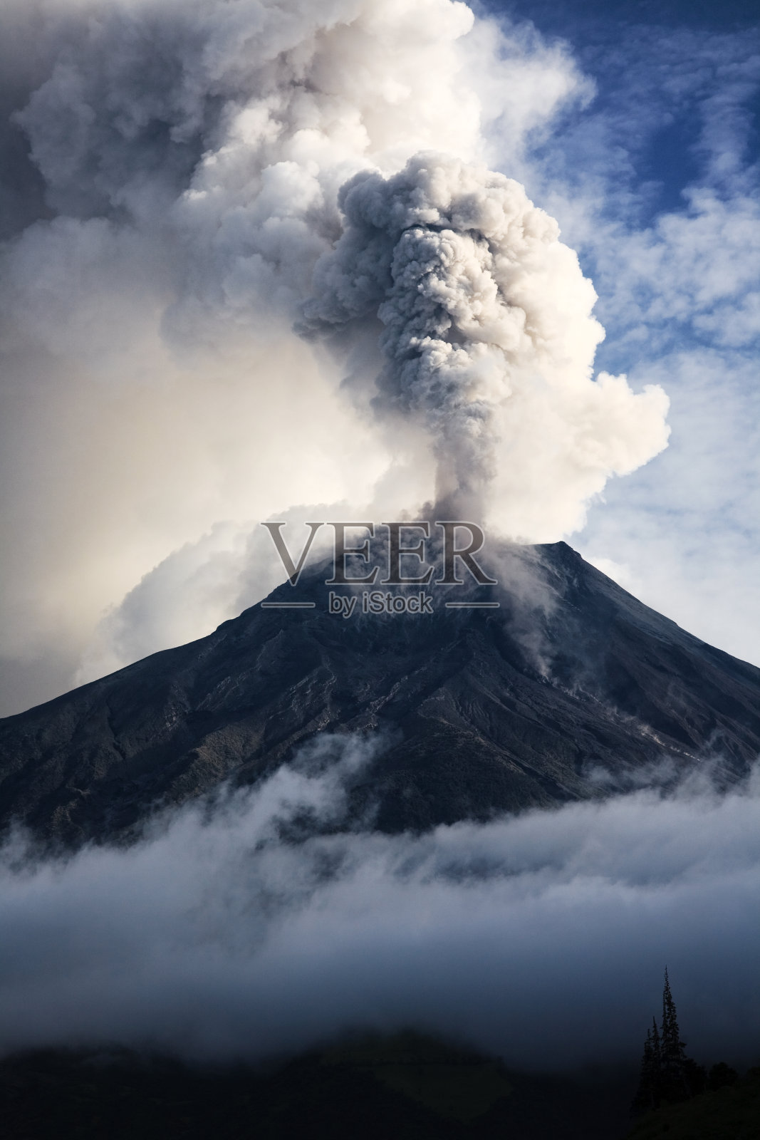 Tungurahua火山喷发照片摄影图片