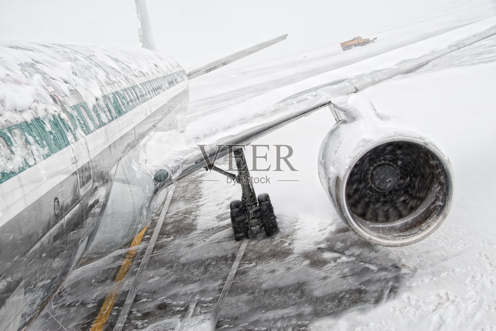 暴风雪和航空旅行照片摄影图片