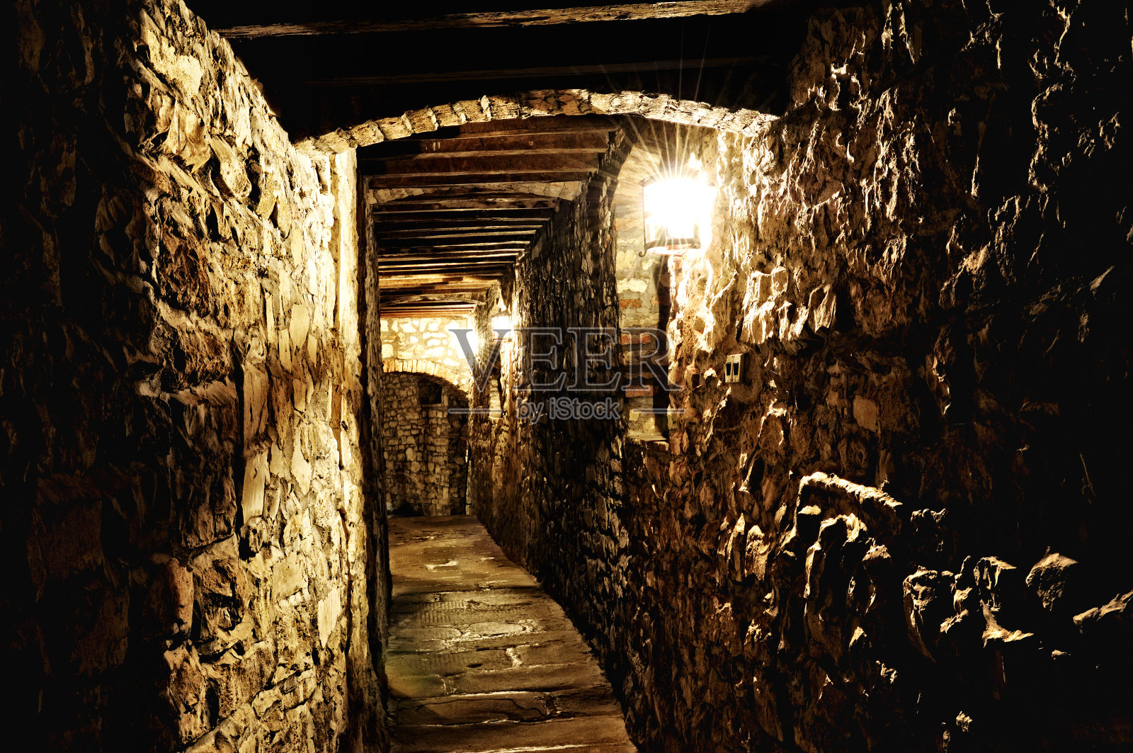 托斯卡纳古城堡内的走廊照片摄影图片