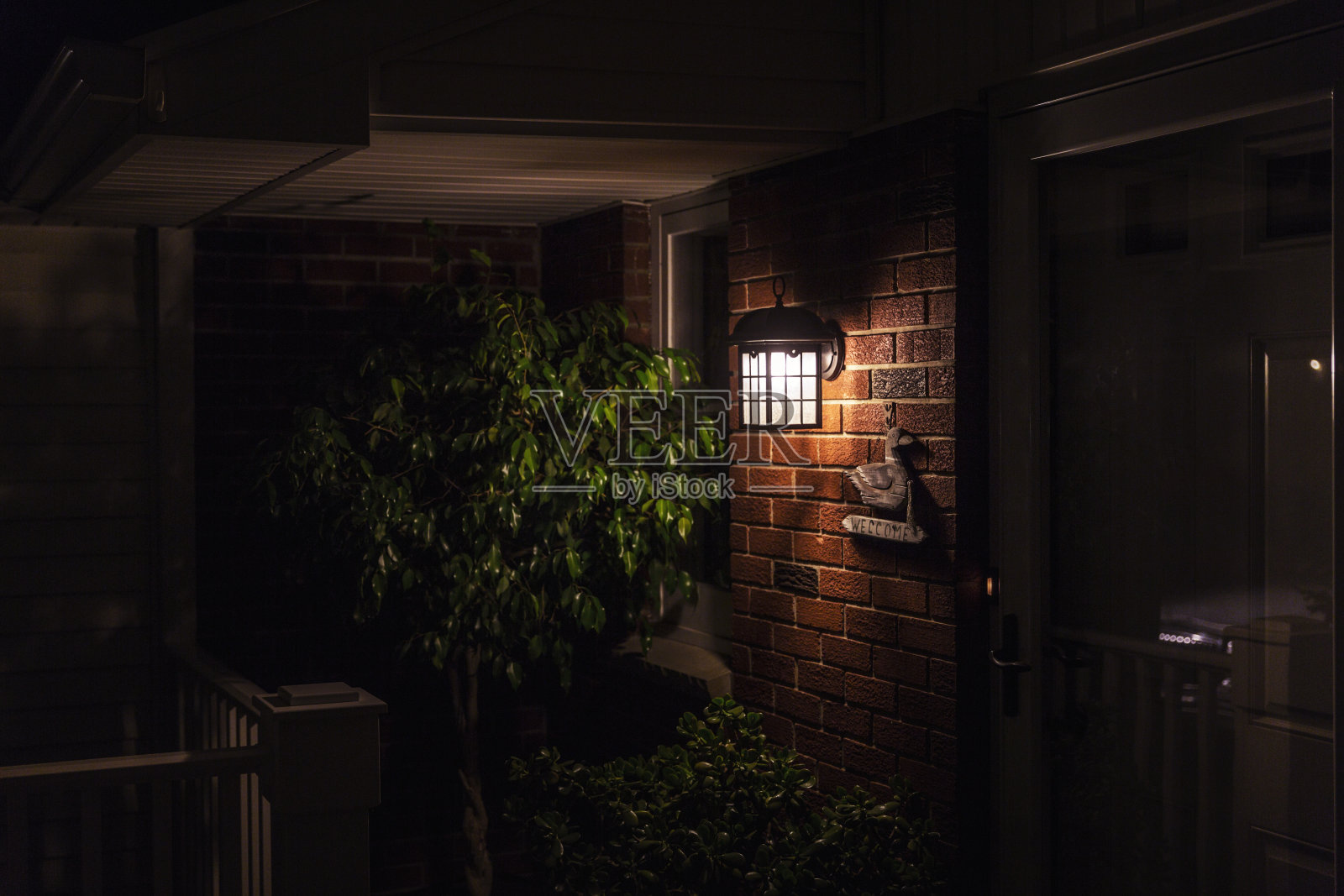 殖民地家庭入口前廊热情的晚上欢迎照片摄影图片