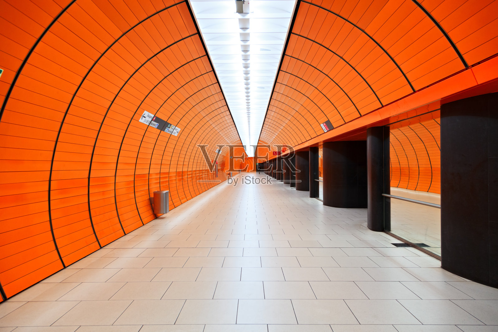 德国慕尼黑的Marienplatz地铁站照片摄影图片
