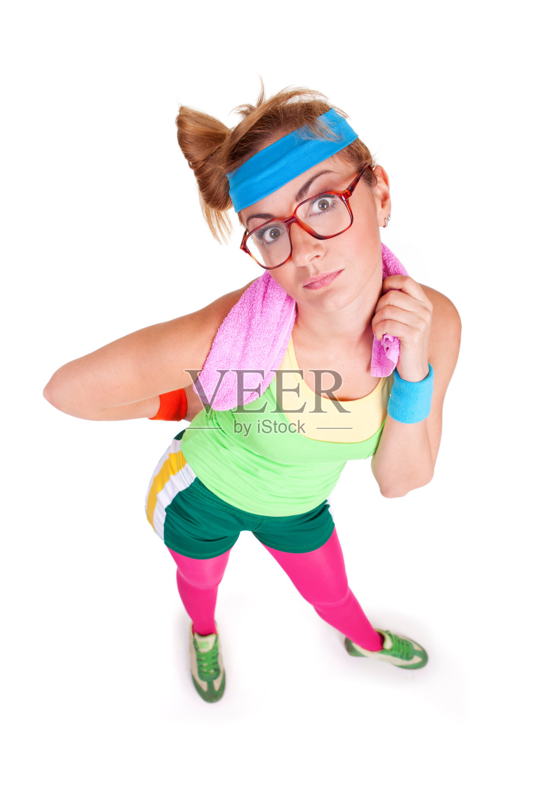 一个戴着眼镜的书呆子健身女孩的肖像照片摄影图片