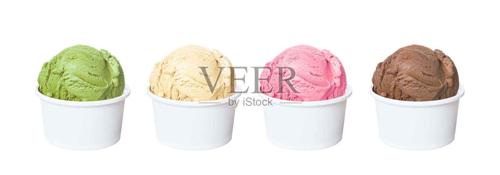 白色杯子里的冰淇淋球，有巧克力、草莓、香草和绿茶的味道，在白色的背景下分开照片摄影图片