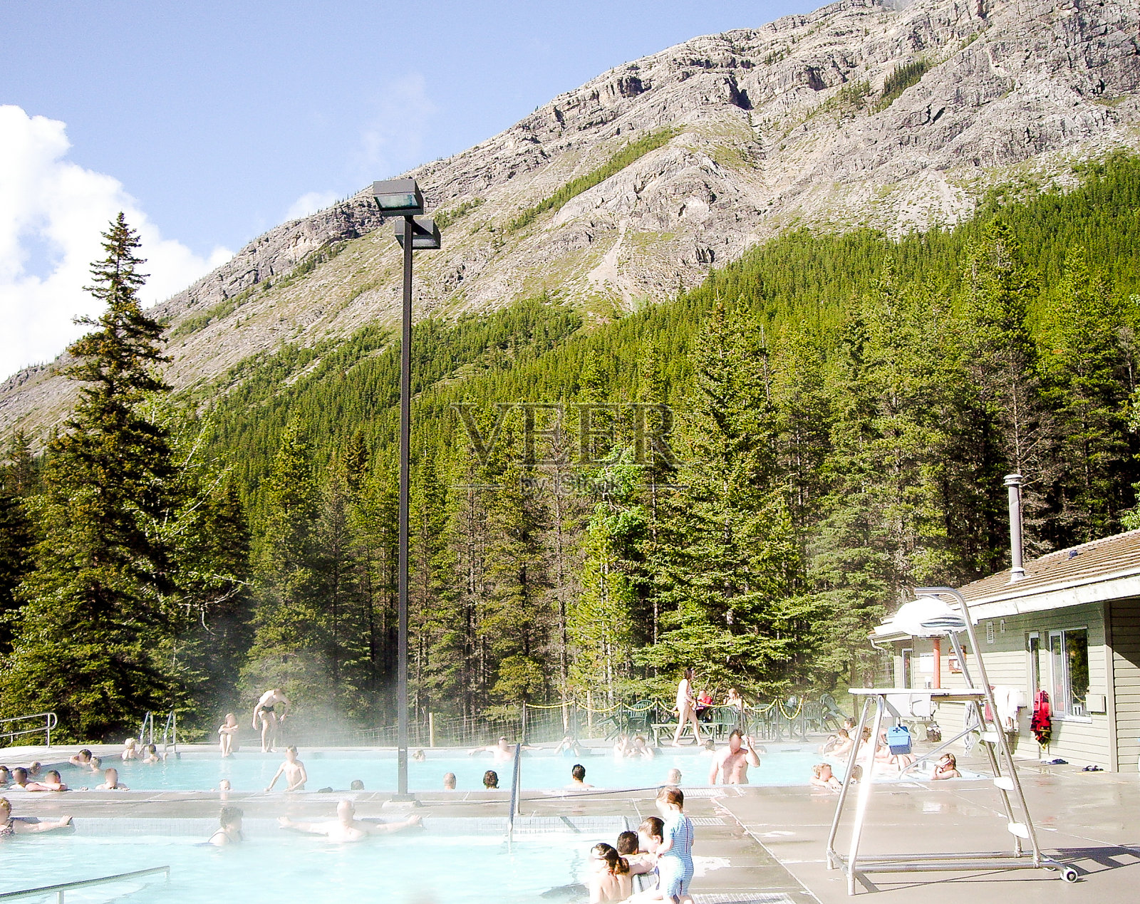 米特温泉，贾斯珀在春天，加拿大落基山脉，阿尔伯塔，加拿大照片摄影图片