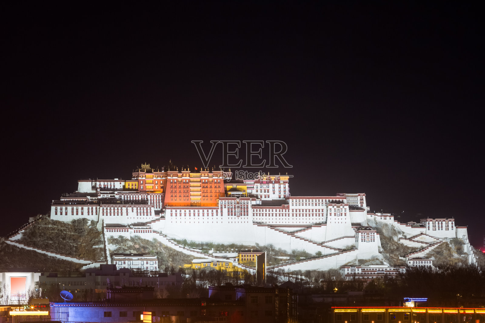 布达拉宫夜景特写照片摄影图片