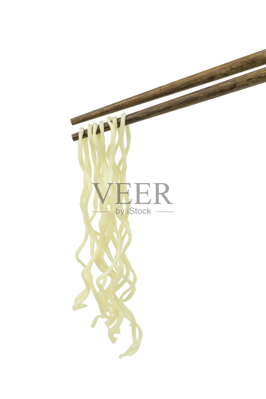 筷子夹着东方面条孤立在白色的背景照片摄影图片