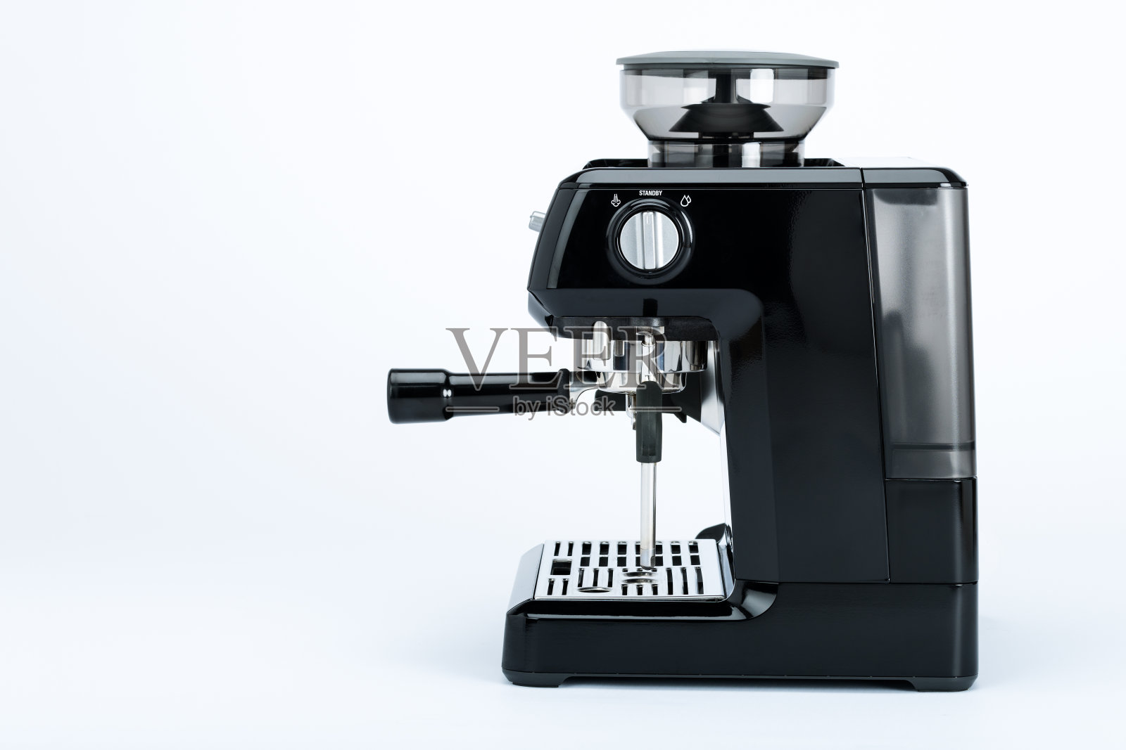 黑色手工咖啡机和研磨机在白色的背景照片摄影图片