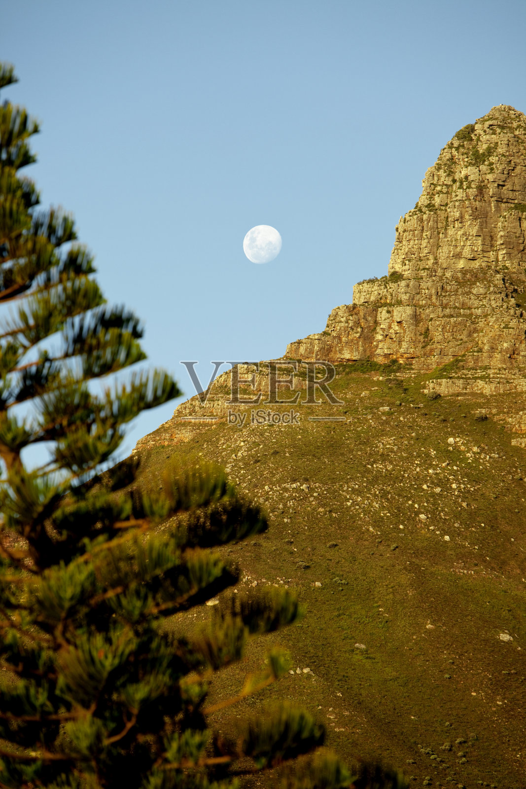 开普敦兰德诺的月亮升起。照片摄影图片